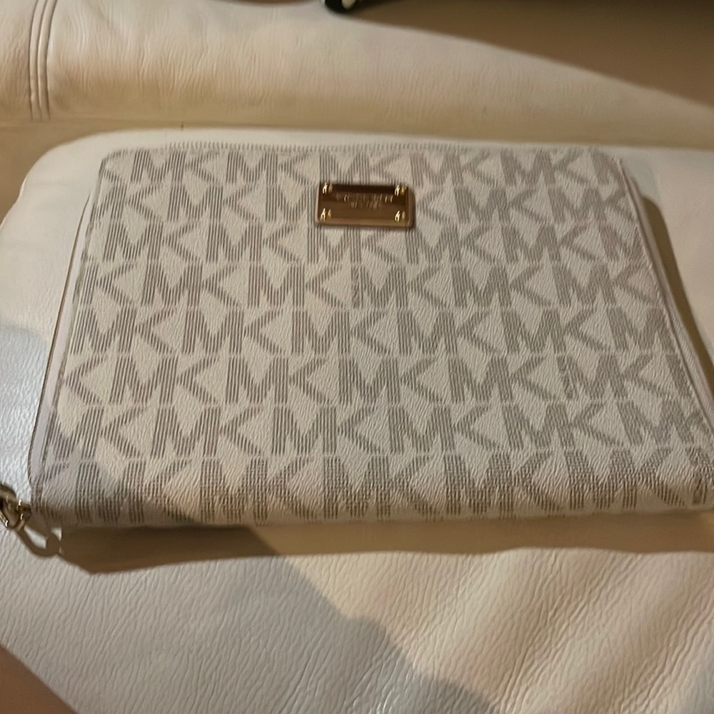 brand new Mk ipad cover